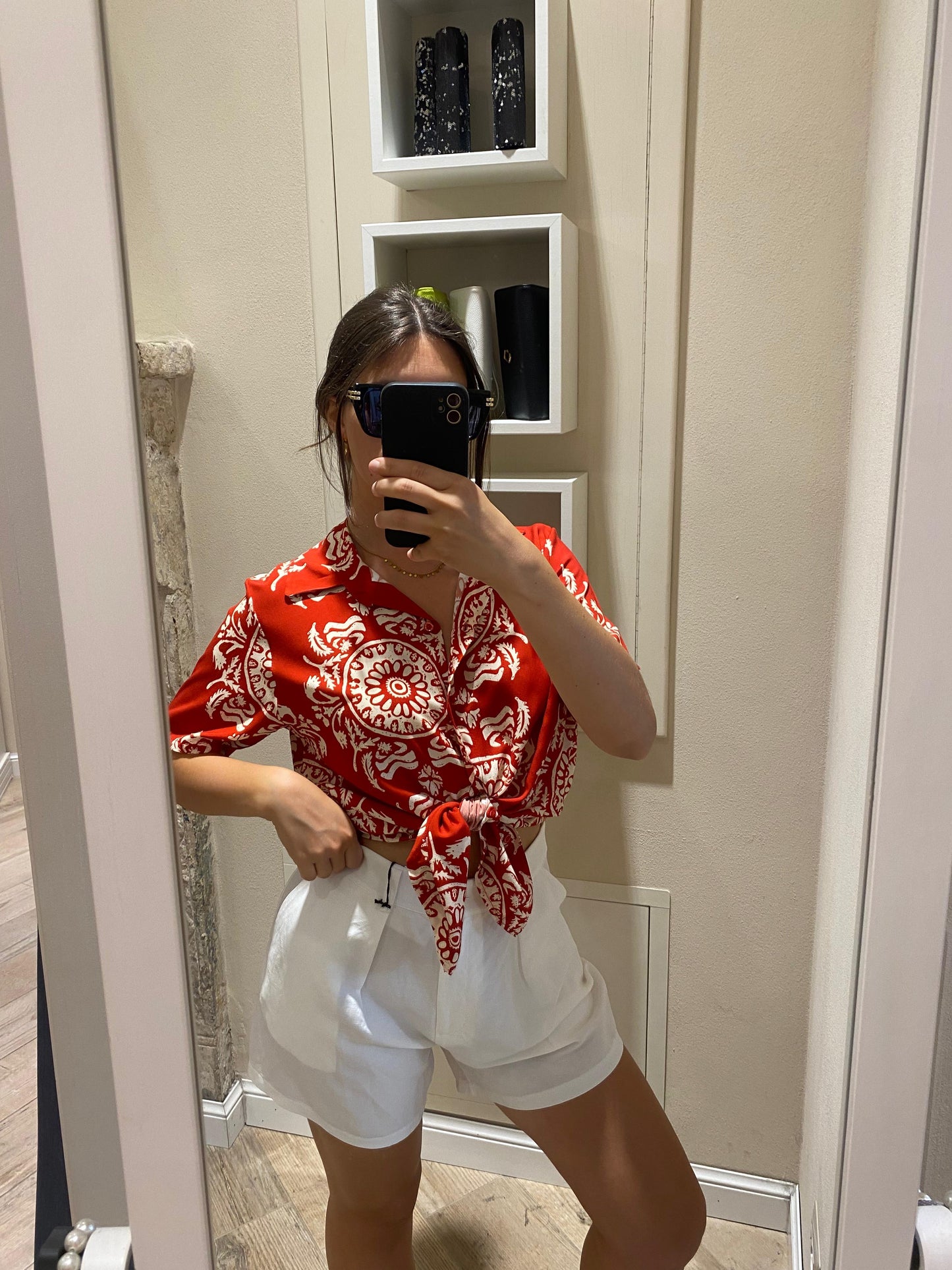 Camicia rossa in fantasia