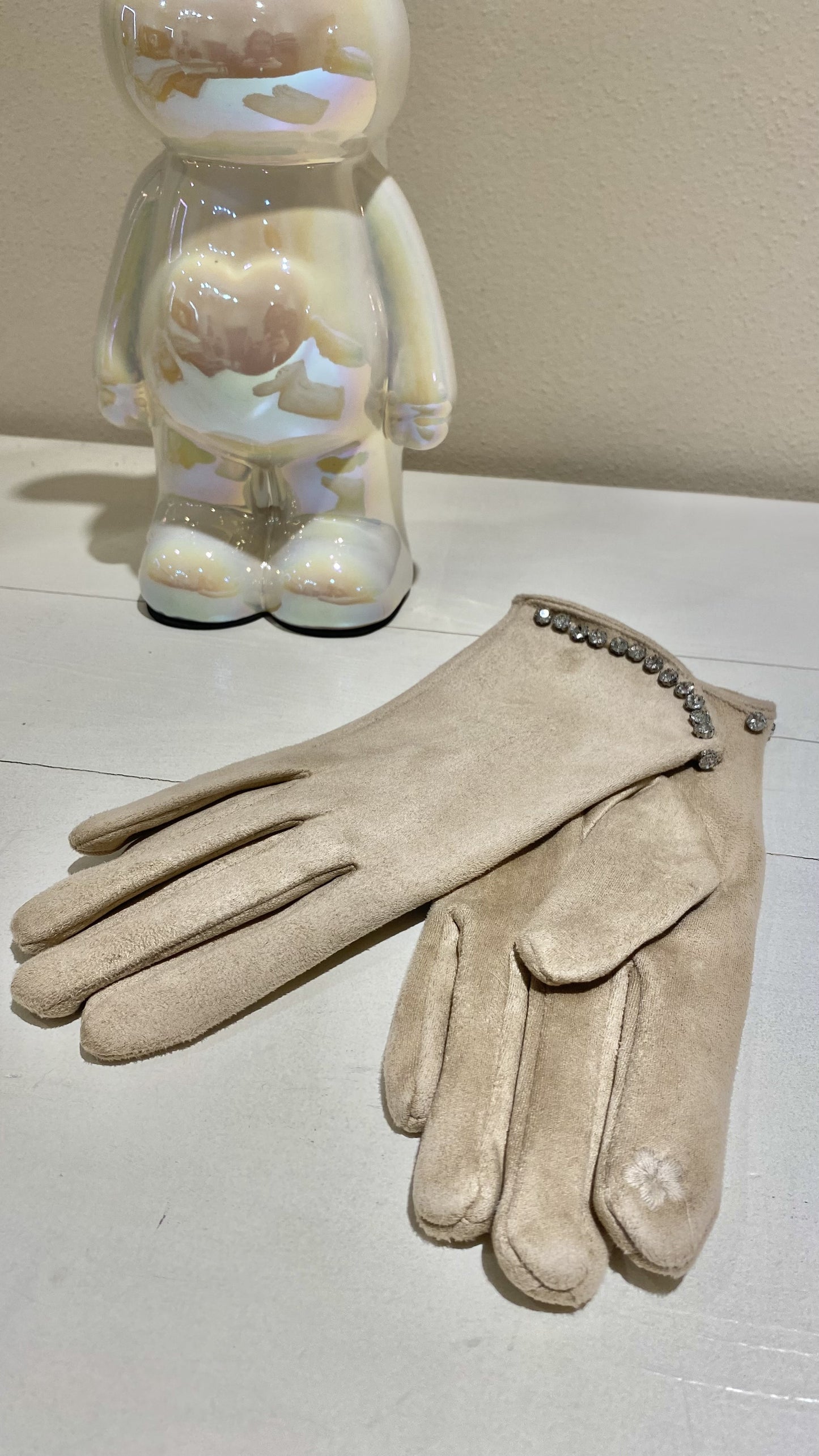 Guanti beige con applicazioni