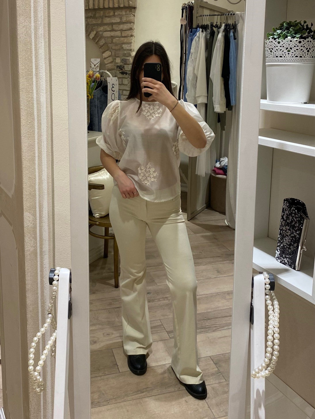Pantaloni beige elasticizzati