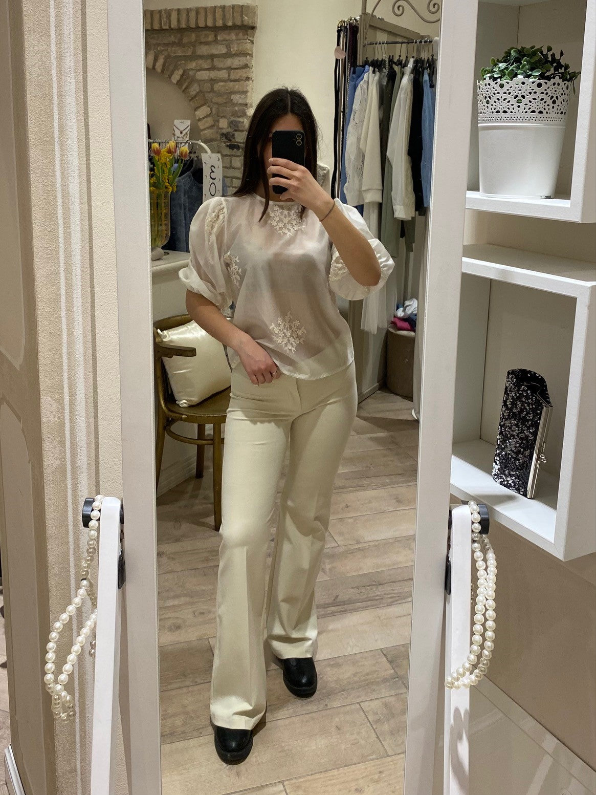 Pantaloni beige elasticizzati