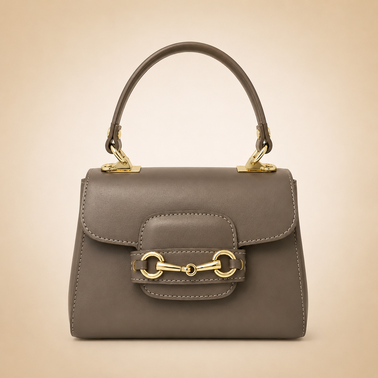 Borsa in Vera Pelle con Tracolla e Dettaglio Morsetto