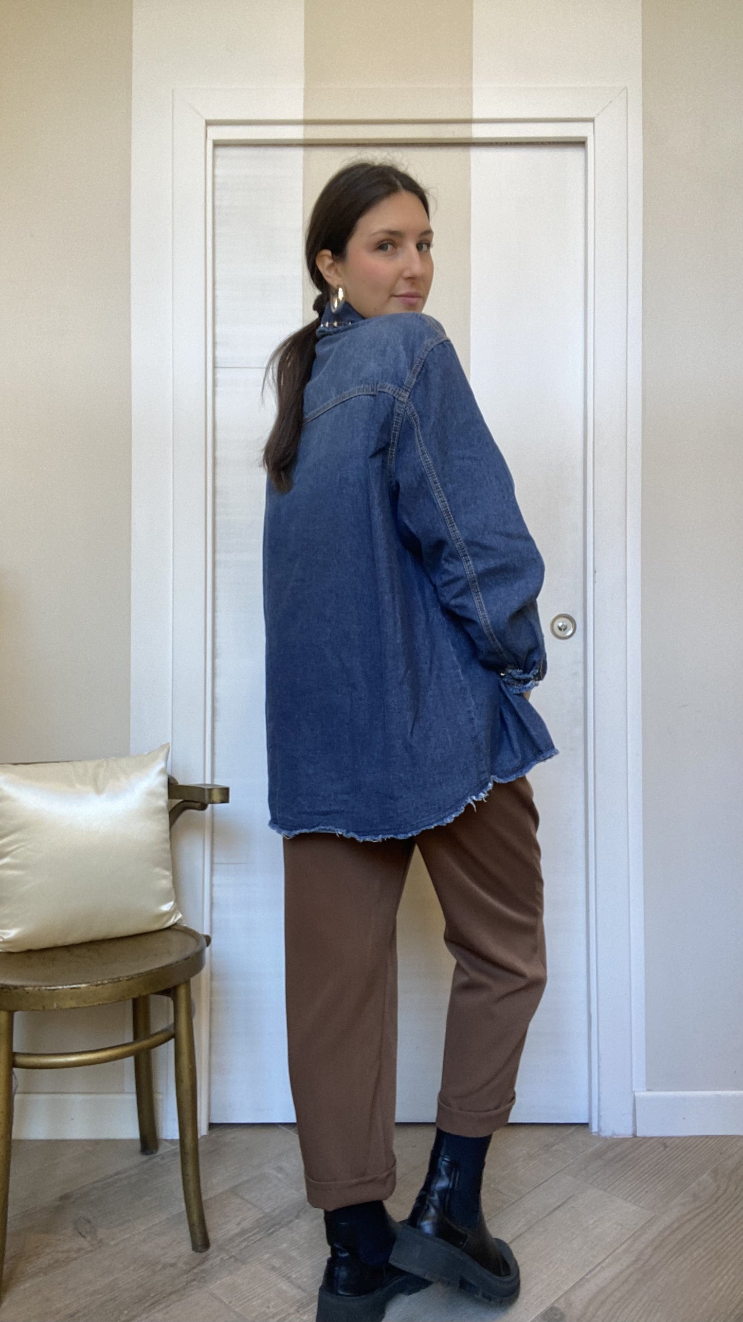 Giacca di jeans con borchie
