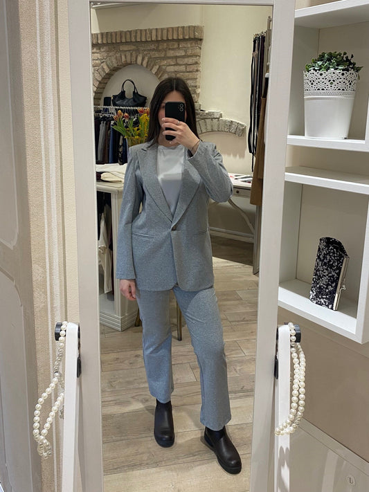 Completo grigio elasticizzato